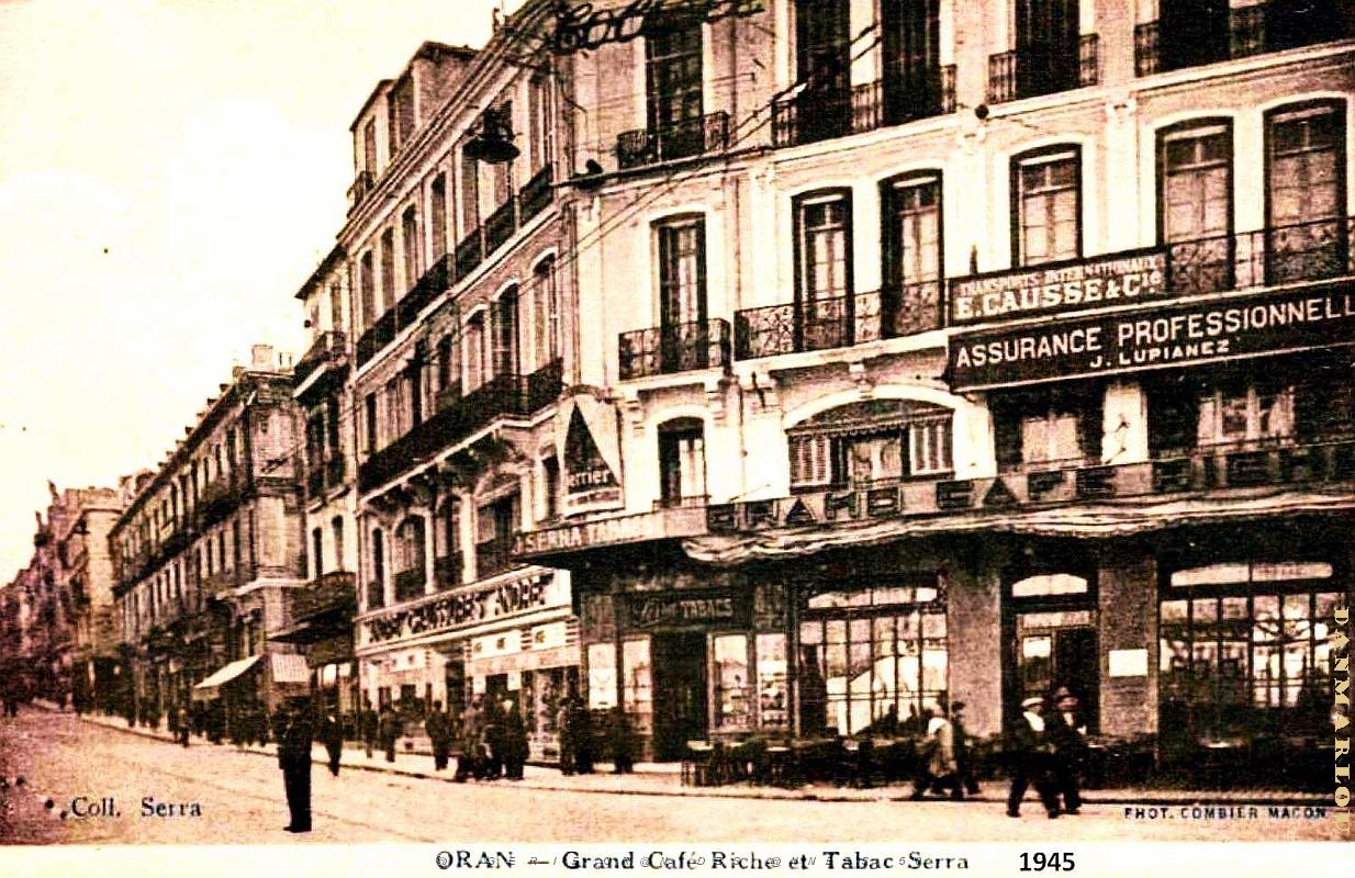 Oran - Place Villebois-Mareuil - Grand Cafe Riche - 1945.jpg